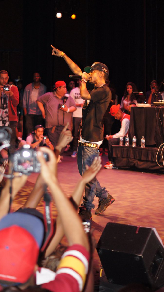 _BigSheed's tweet image. I was going concerts solo, events solo.. did SXSW solo. That shit was me 24/7, it used to be irk me thinking about those times cuz of the issues with the could’ve would’ve situations and speed bumps but I was LIVING and loved it. I was really outside at one point lol #TheBlogEra