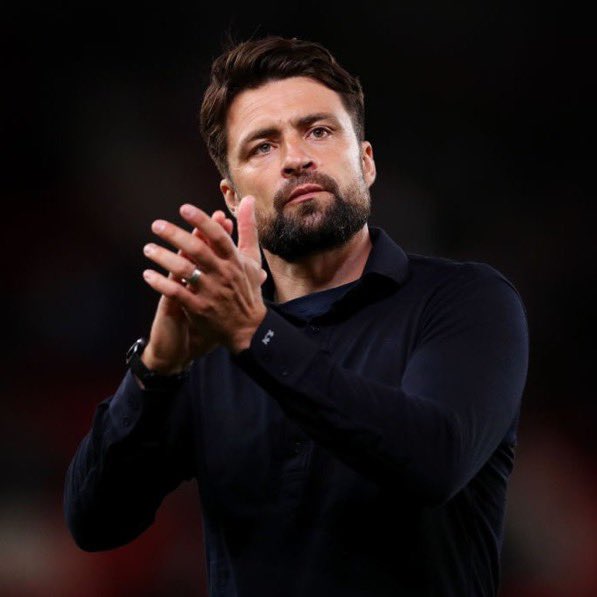 21/22:

Swansea 3-0 Cardiff 
Cardiff 0-4 Swansea

22/23:

Swansea 2-0 Cardiff 
Cardiff 2-3 Swansea 

He’s beaten McCarthy, Morison, Hudson and Lamouchi…

Russell Martin loves the South Wales derby! 

🦢🦢🦢

#Swans #EFL