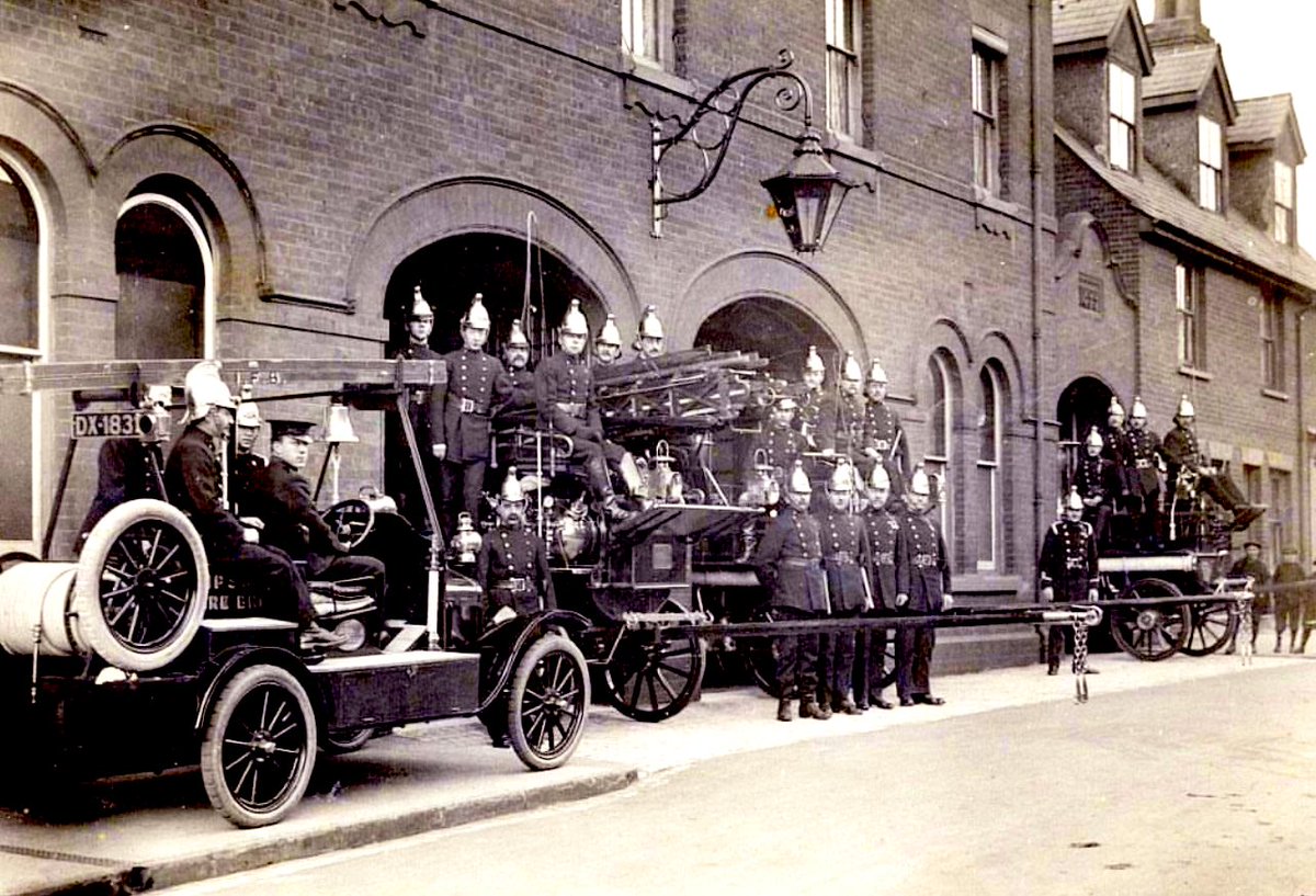 eleym01's tweet photo. Today @SuffolkFire celebrates its 75th #Anniversary 🎉🚒 Over the years the uniforms, equipment, and appliances have changed a lot, but our commitment to the #community and our swift response has not! Proud to be part of this remarkable team! #suffolkfire #suffolkfire75 #suffolk https://t.co/MOtpMRGSW6