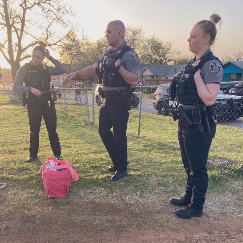 OKCPD's tweet photo. Diggin’ the DM’s today, & thankful for our referral partners.
“You guys have some amazing officers who dealt with my dad yesterday, he has dementia and with the help of these guys he is now getting the help he needs.. thank you again okc for the awesome job.”
#OKCommunity 💙 https://t.co/fGoIMqgKZ1