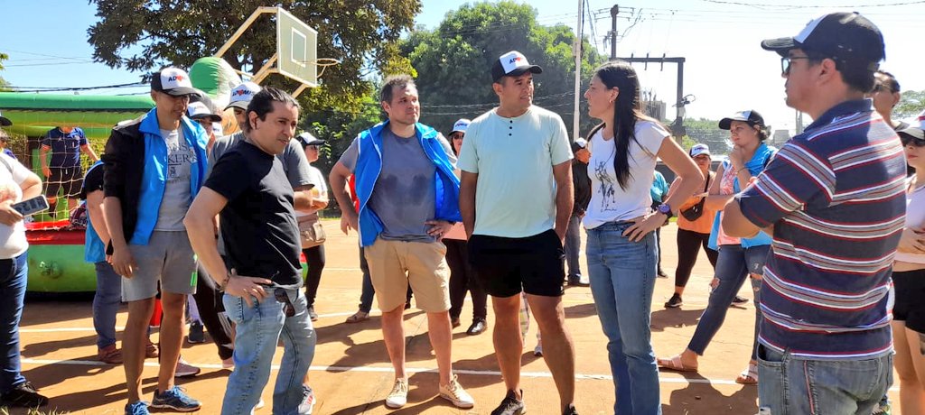 oviedo_luis's tweet photo. Junto a la Agrupación AD❤MIS @grillo141 y @SoledadBalan estuvimos en el Barrio Yohasa.
Agradecemos a Roque Pintos y Rafael por el cálido recibimiento.
¡Hermosa jornada con la gurisada y sus padres!
#EsConSole
@passalacquaok
@cjdechat
@chekielon
@ADOMIS_Misiones https://t.co/5arfKYu0CT