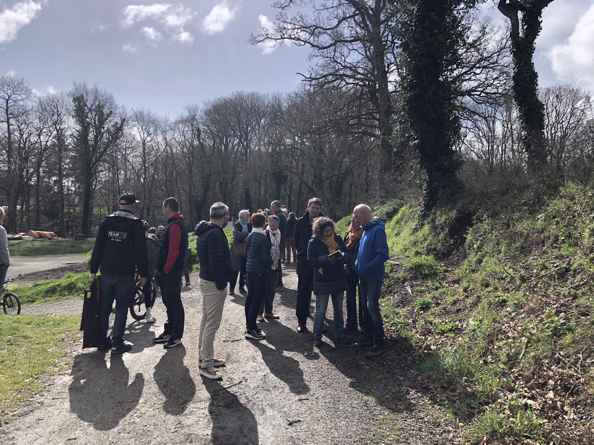 AnnieBRASDENIS's tweet photo. 37 boucles de #trail Destination « Baie de Morlaix/Cotes de Granit Rose » Inauguration en 22  à #Plouaret ce 1/04. Merci aux acteurs de ce projet renforçant l’attractivité touristique en #TregorRural. @OTCGranitRose @regionbretagne @GabyCadiou @PerrosGuirec22 @TourismeMorlaix https://t.co/G0pQvNlSeG