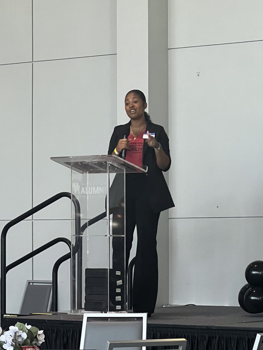 Alana_Holloway1's tweet photo. I am beyond proud of my Sierra Ware! She is the “Equity Ingenuity Award” winner! She loves teaching &amp; loves to do what’s best for children! You better “Keep Climbing!”💙✨💙#ProudisAnUnderstatement #MyTeachersAreBetterThanYours #MyBastianFamShowingOut #EquityIngenuityConference https://t.co/ZTQZ0c7q5w