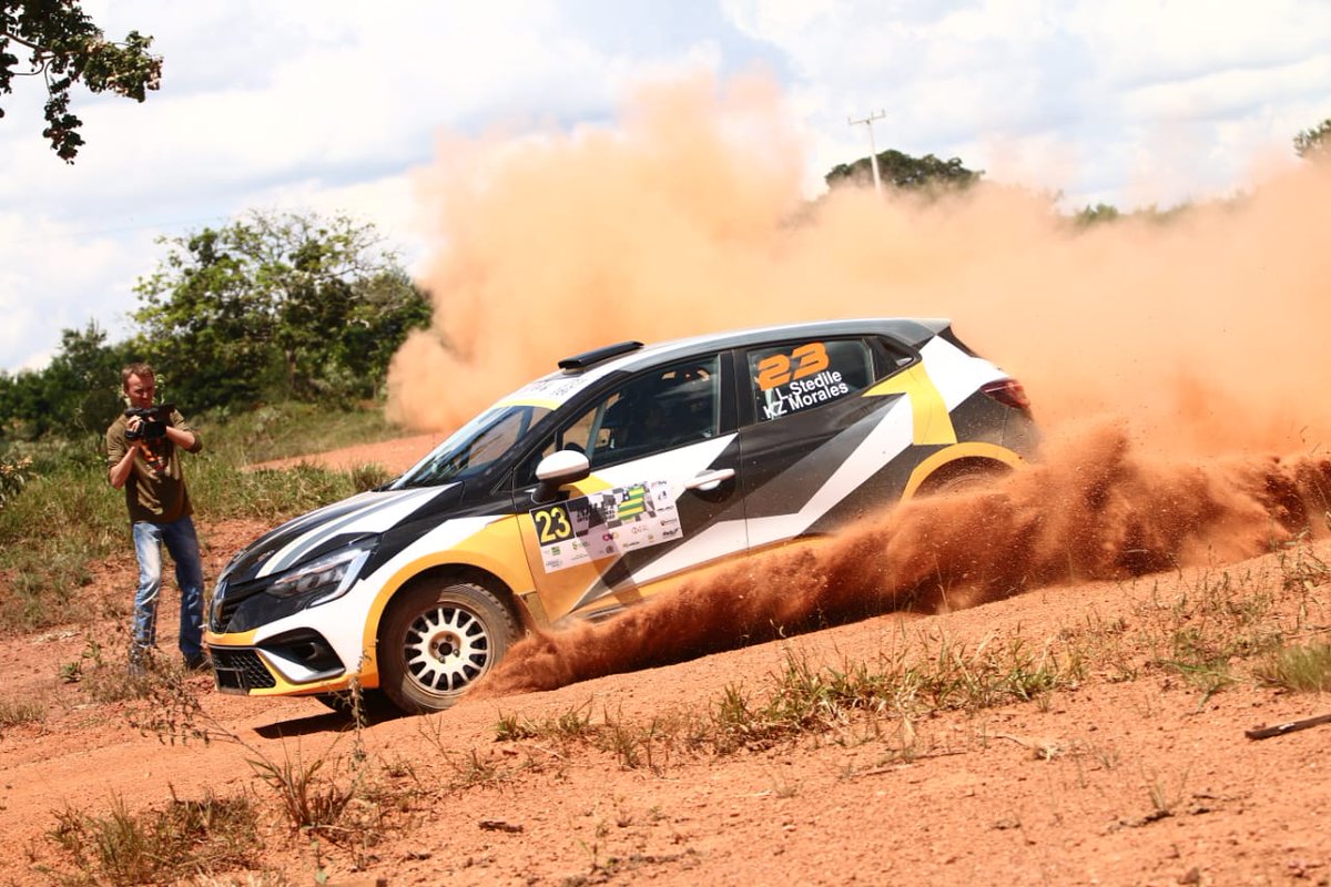 BRdeRally's tweet photo. Dupla Luis Stedile e KZ Moralles venceram a terceira especial do dia.
#RallydeGO #brderally #cbr #rallydevelocidade https://t.co/93nY2UfWKr