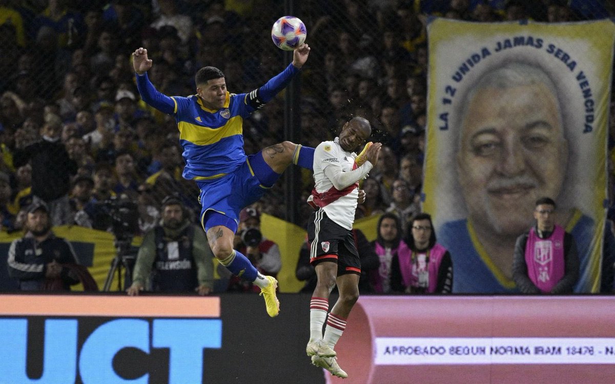 NegrinBoka's tweet photo. Si van a pegar, que sea en la cancha y no a escondidas como CAGON que es lo que son por su historia. https://t.co/TgpHZImIEd