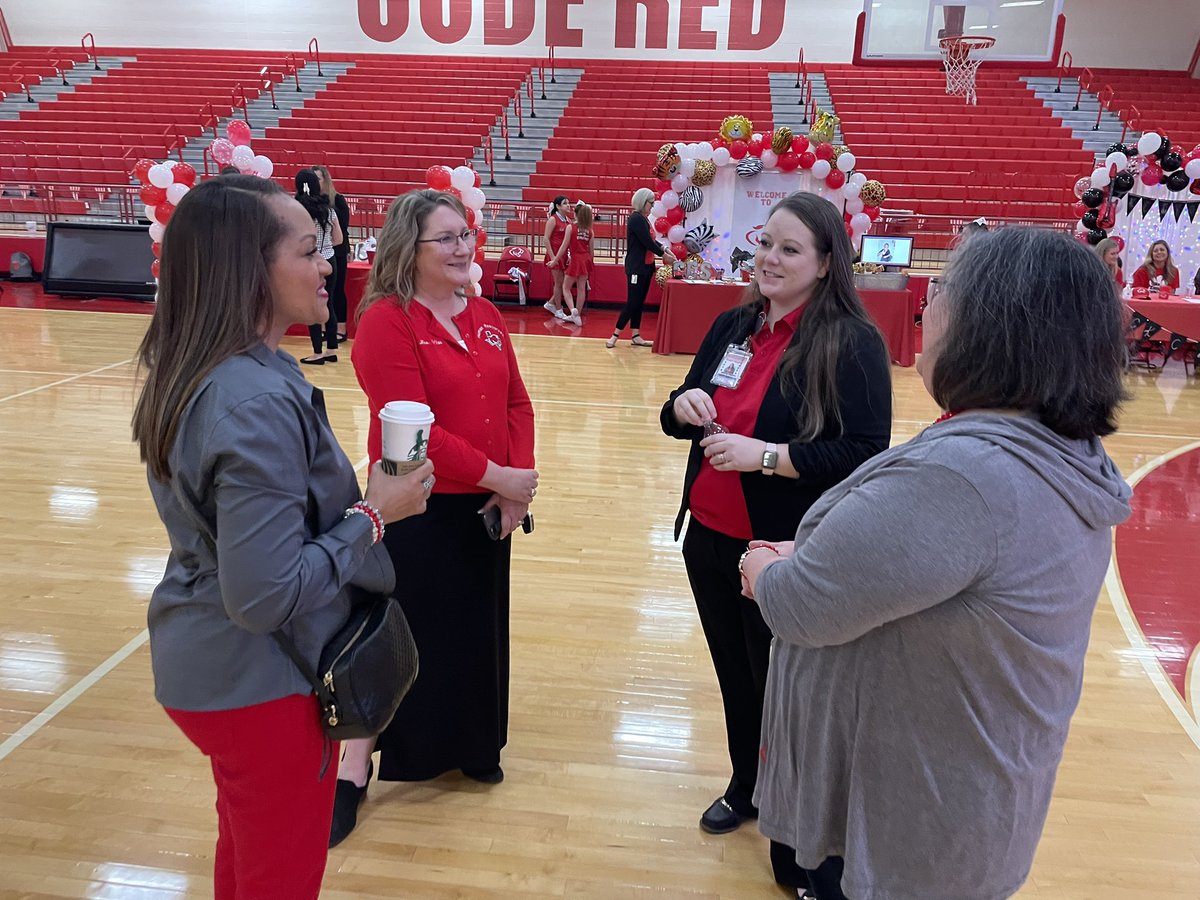 CrosbyISD's tweet photo. Superintendent Patterson visits the Crosby ISD Job Fair and had a chance to chat with campuses, departments, and applicants. Crosby Middle School even had games to win belt bags and cotton candy. https://t.co/uEYzU3V8Nf #BetterTogether https://t.co/XMtXn1p4Ld