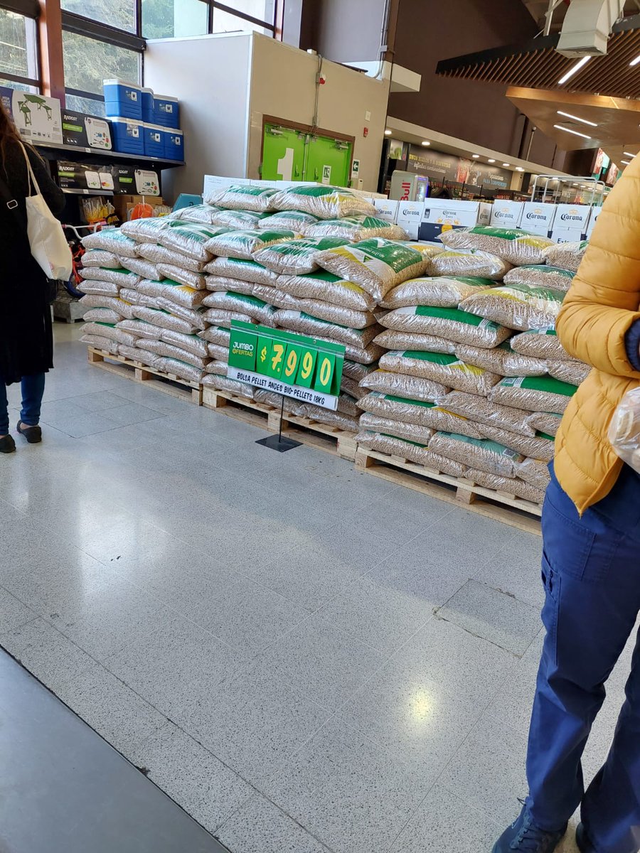 David_Ergas's tweet photo. No será mucho?? Se fueron al chancho en @JumboChile #Valdiviacl https://t.co/U8cnjA1BLZ