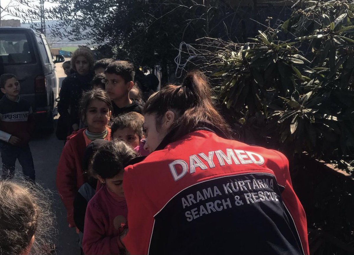 DAYMED2011's tweet photo. Hatay ili, ilçeleri ve köylerinde destekleriniz ile çalışmalarımız sürüyor. 

#deprem #daymed2011 #hatay #afad #aramakurtarma #eğitim https://t.co/VlGfG8pr3Y