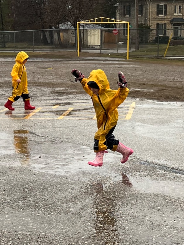 A rainy day is the perfect time to sign up yourself and three friends to join in this year’s Race to Erase to support London Road School’s new kindergarten playground! sarnia2023.racetoerase.com/charity
#lkdsb #sarniaracetoerase #Local