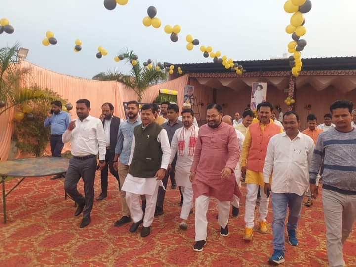 कल देर रात तक क्षेत्र के विभिन्न भण्डारो एवं मांगलिक कार्यक्रमों में सम्मिलित होकर शुभकामनाएं प्रदान की !