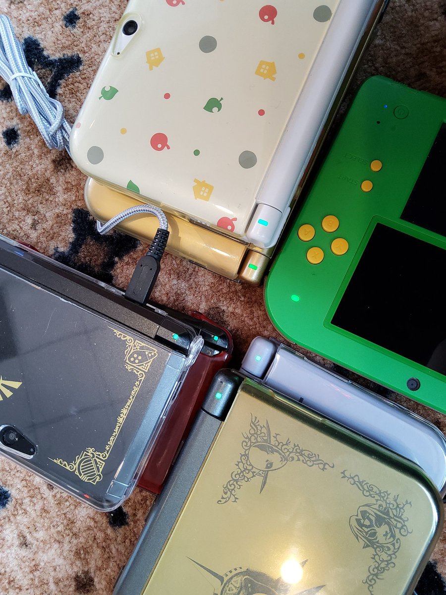 TheUncleBob's tweet photo. StreetPass will never die! #mgc2023 #StreetPassWeekend2023 https://t.co/C6Um9qyx4Y
