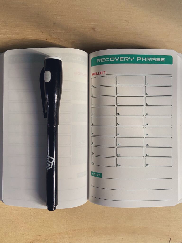 Midnighttokee's tweet photo. Gracias @Stonekrypt for creating this bad ass water proof notebook and invisible ink pen! #shieldfolio 

Check out @shieldfolio and order yours today! Y’all won’t regret it! 💯 https://t.co/lf0aPrZYzl