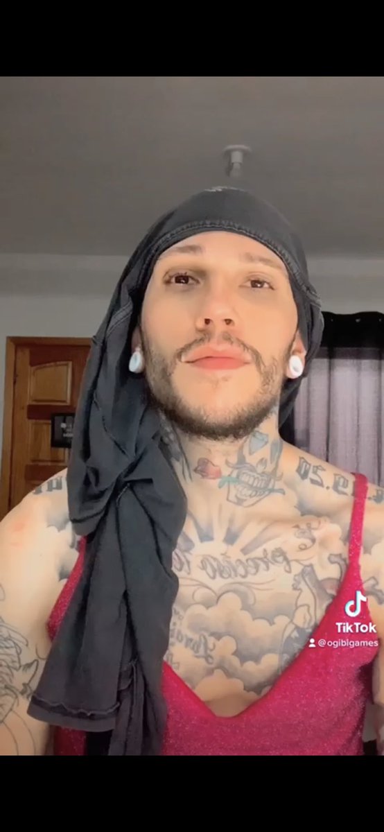 gibi_games's tweet photo. Era dentro dessa linda garota tatuada ? Prévia do vídeo que acabou de sair lá no TikTok, se você não conhece o Connor nem vai lá 🥲 https://t.co/AWd1UOamX2