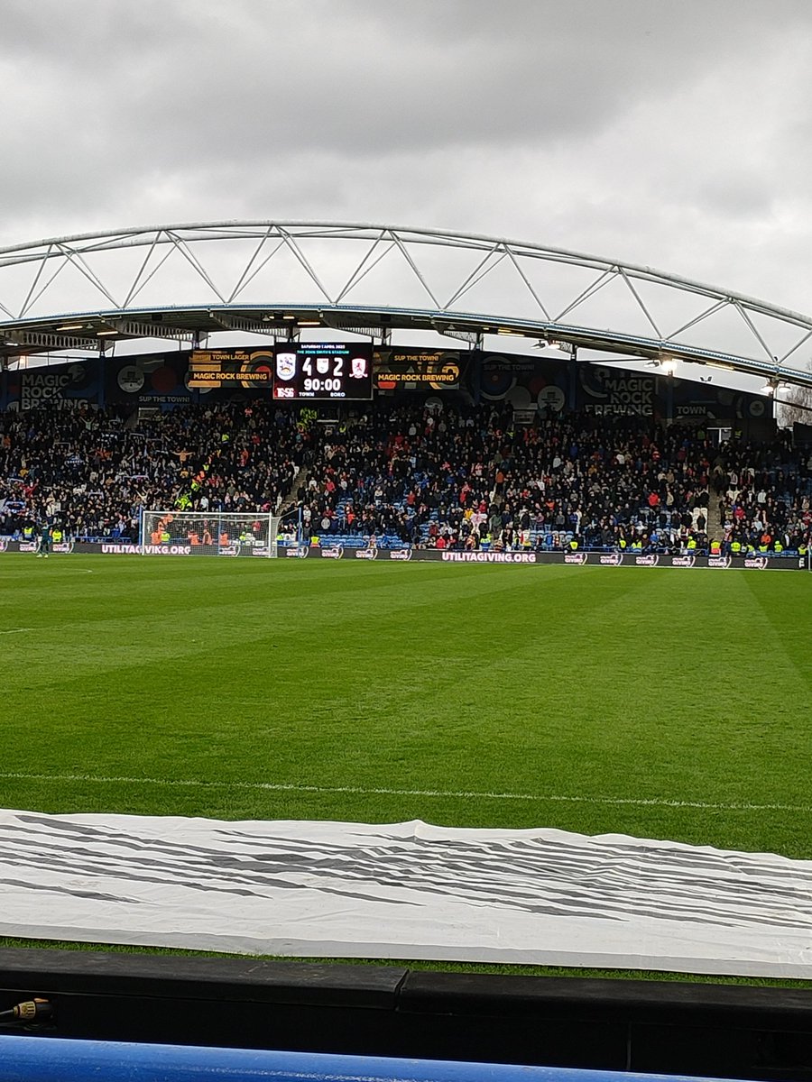 What a way to sign off my final game as Matchday Coordinator with @htafcfoundation! 🤩👏

Great win for Town! 🔵⚪ #htafc #TerrierSpirit