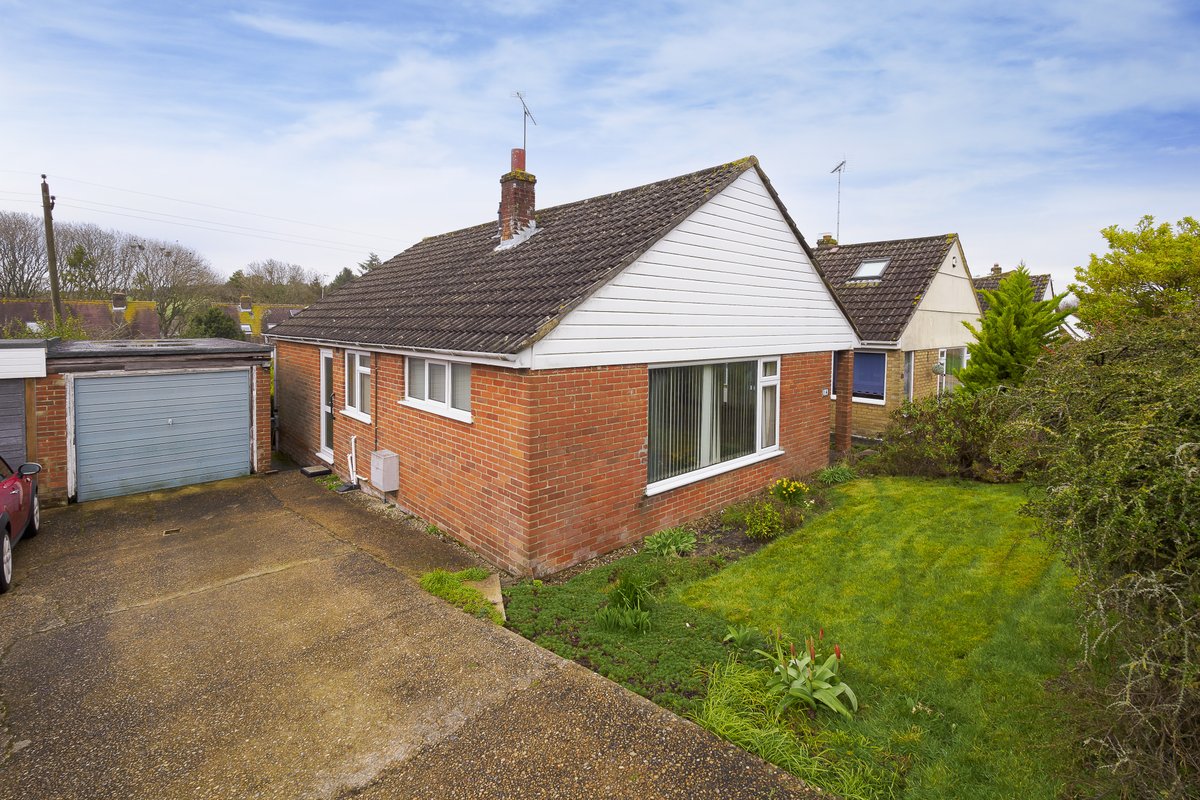 Check out this bedroom property on the market at a of £300,000

laingbennett.co.uk/property-detai…