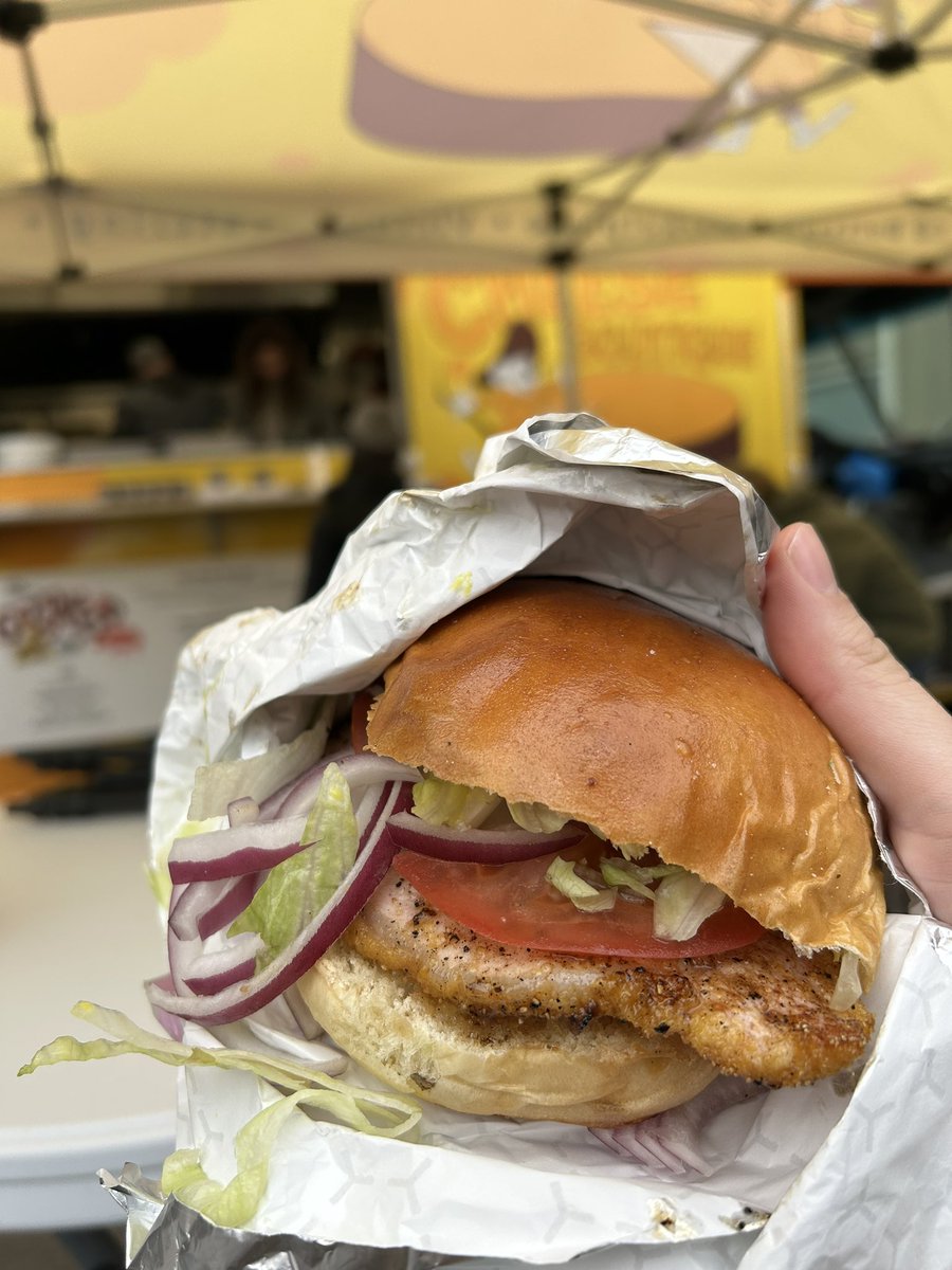 MaOnTheAir's tweet photo. Happy to support my buddy @ryanlindley for his Food Truck Takeover @Cheese_Boutique.
@Getting_Sauced
@thecriermedia
#CBFoodTruckTakeover
#GettingSauced
#CrierTakeover https://t.co/s1NwFXqyUH