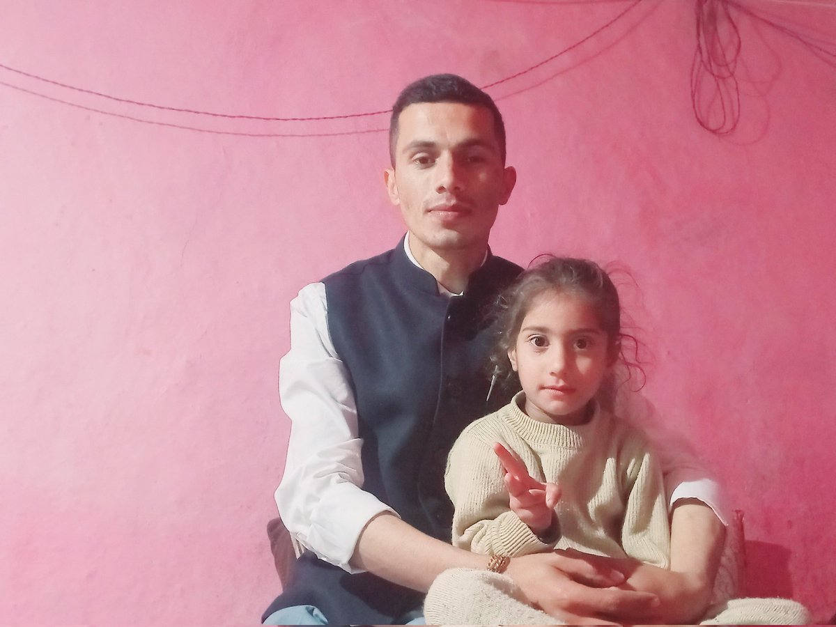 jasvirsinghind1's tweet photo. For a Lamha with the younger sister.......
And this is a special one every time you spare a moment from public life. https://t.co/o6RMNVstBo
