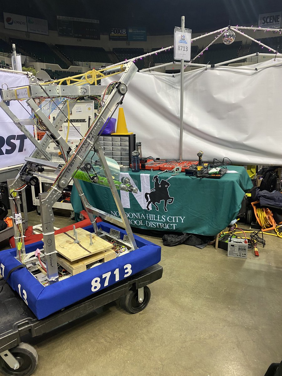 knyzen's tweet photo. Team 8713 and Walter finished ranked 27th out of 52 teams!! We are a reserve robot for playoff matches starting soon!!! @JoeSuperintend1 @ToddStuart1 https://t.co/7QWCg9pVBj