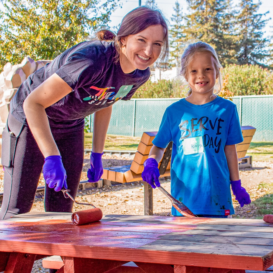 It's National Volunteer Month! 🎉 We're grateful for our amazing volunteers who help us provide compassionate care and support to those in need in our communities. Let's celebrate the power of volunteering together! ow.ly/LCG750NweLz #NationalVolunteerMonth #VOANCNN #VOA