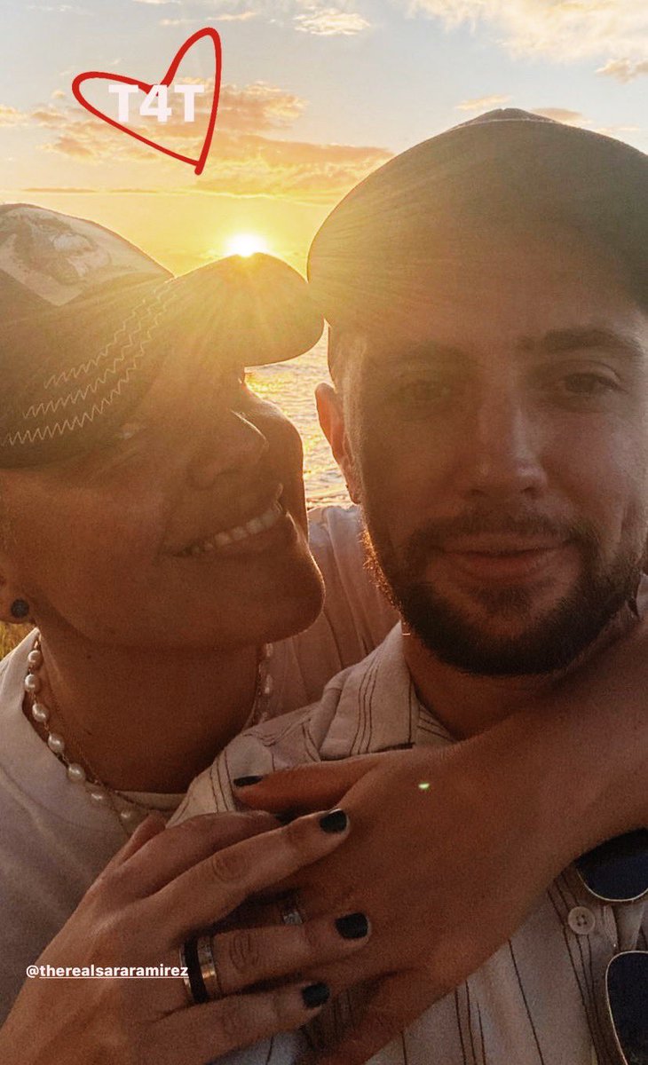 Dios bendiga a esta hermosa pareja #SaraRamírez