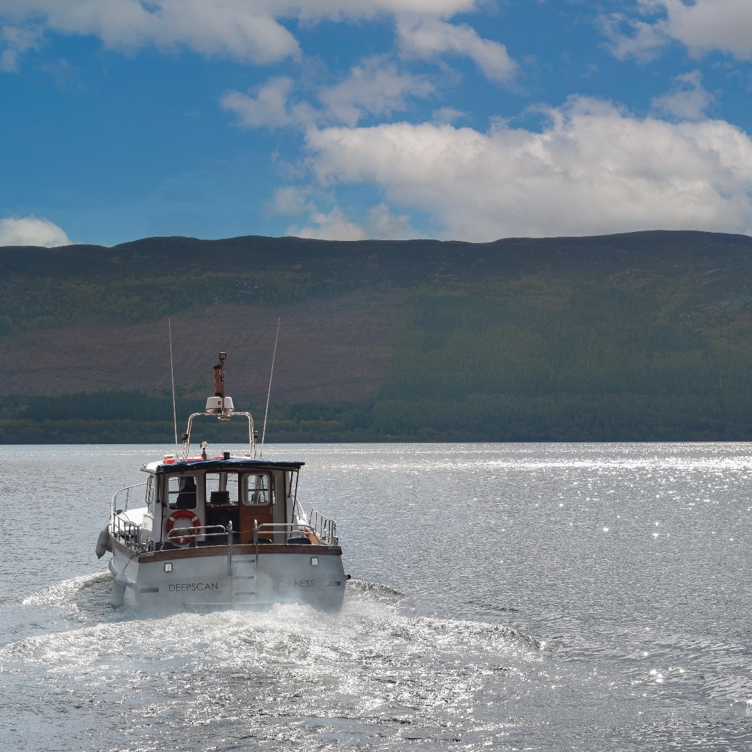 Do you want to hunt for Nessie? Our deep scan boats are now taking bookings! 😮 🛥️ As part of our new attraction, we take the most dedicated Nessie fans out on the famous deep scan boat to search the loch for everyone's favourite monster. 🔍 🦕 bookings.lochness.com/book/loch-ness…