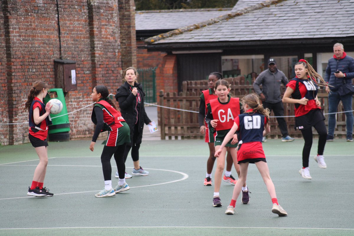 BWPSport's tweet photo. Thank you to all 16 teams who supported our inaugural Beechwood Park U11 5-a-side tournament this term!
Beechwood boys team placed 5th, girls team 7th and mixed team 15th.
Well done to @heathmountsch who were crowned our first champions!
#thefirstofmany #teamnetball https://t.co/Buq8qdPbfh