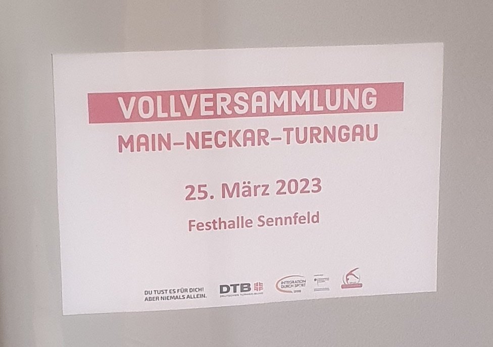 TvSennfeld's tweet photo. Leckere Torte, bunte Dankeschön-Sträusse und ein motiviertes Team: Die Vollversammlung des Main-Neckar-Turngau wurde von uns bewirtet. https://t.co/7SVVIqVAbl