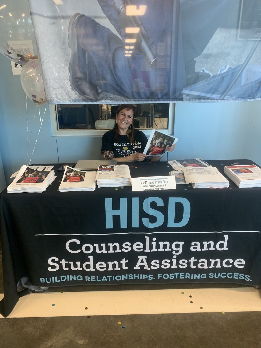 KarenJoHISD's tweet photo. Counseling and Student Services ready to help our prom’ers stay safe during prom season #projectprom 💙💙💙 @HISD_ACC @HISDStudentSpt @studentassisa1 @GlendaCalloway1 @Dra_CastilloC https://t.co/5NFhbTOuD0