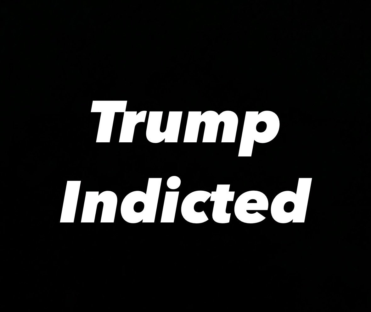 MsCocoLov's tweet photo. @MaryLTrump #HappyIndictmentWeekend
#TrumpLiedPeopleDied https://t.co/Y777IkXbxf
