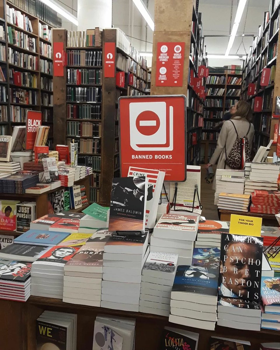 writerchickmc's tweet photo. A rainy day in NYC is perfect for @strandbookstore ...actually, any day is.Didn't get a chance in January, so I made up for it today. Always find art/theatre/literary books I can't find anywhere else!๐๐๐ #strandbookstore #NYC #booklovers #bibliophiles #writerslife #authorslife https://t.co/vo5sn6zj2o