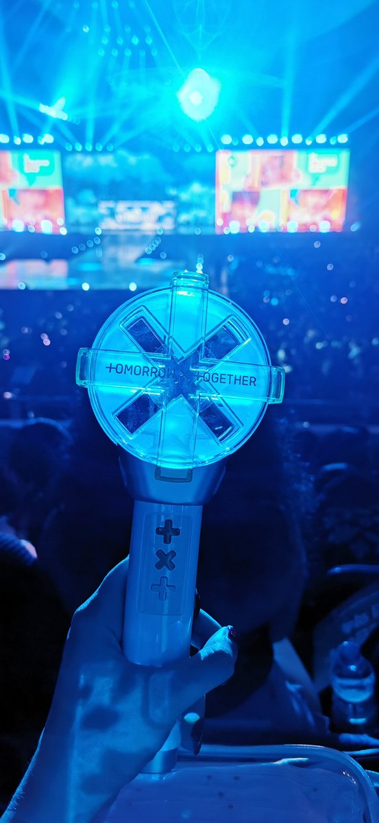 FOROT5TXT's tweet photo. You guys are awesome n you have done a great performance. Thank you for coming to Singapore.

I didn't take any photos or videos of #TXT

I took the whole concert in my heart n mind.

@TXT_members 
@TXT_bighit #OT5 #TOMORROW_X_TOGETHER #TXT_ASM_TOUR #TXT_ASM_TOUR_Singapore https://t.co/n2QauwIGmY