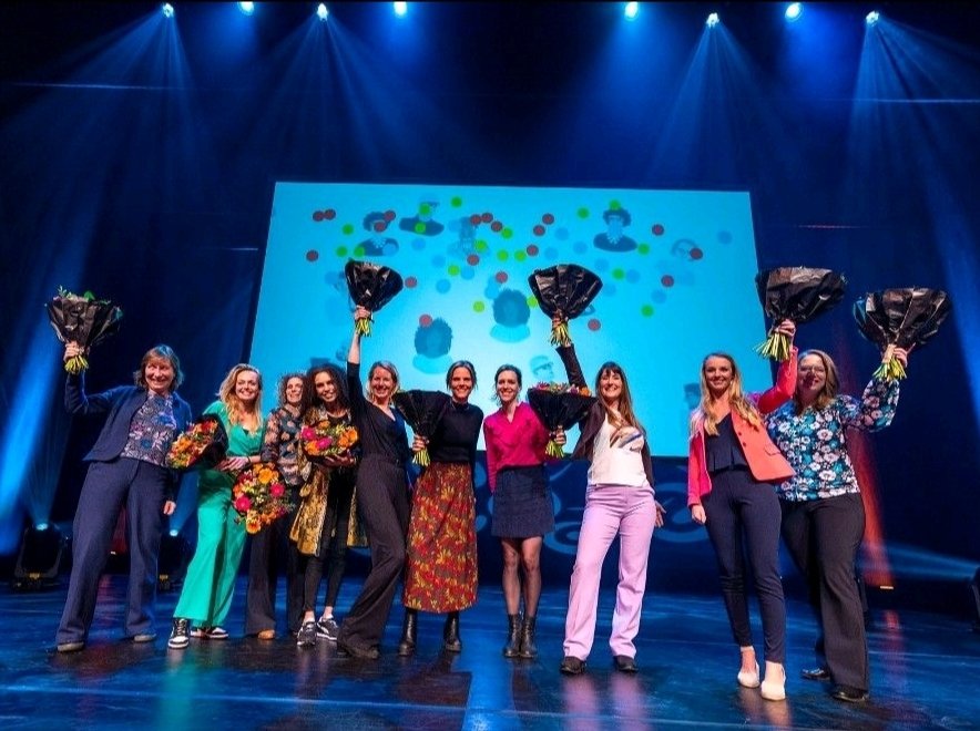 De congres commissie bedankt de bijna 1700 deelnemers van dit mooie jubileum congres. Hopelijk zien we jullie volgend jaar weer. 

"Ik ben geweldig, jij bent geweldig, wij zijn geweldig!" 

#Psychologie #trauma #emdr