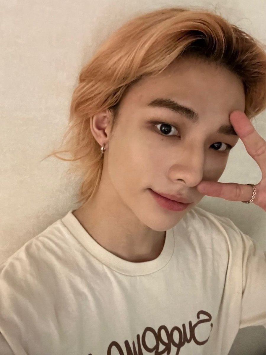 а вы знали, что ​hyunjin best dancer и чанбин стали членами клуба ценных доноров the promise’s honors club?

​​HYUNJIN BURBERRY GLOBAL AMBASSADOR
#HYUNJINxBURBERRY
#HYUNJIN #BURBERRY
#STRAYKIDS 
#HyunjinPaintsTheWorld #HyunjinBeautifulPrince  #hyunjinbeautiful