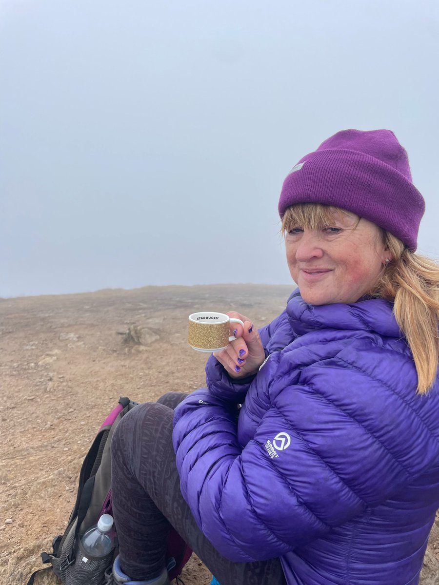ReInventionRoom's tweet photo. It doesn’t get more stylish than this with my sparkly @Starbucks cuppa on the top of #benvorlich #stirling @StirlingFitnes 👌😎💃 https://t.co/NV3AWkwFwR