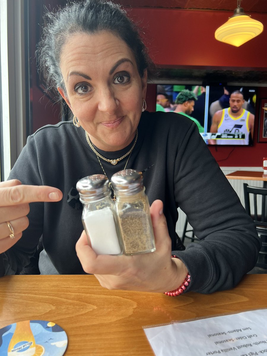 krazyjacks_LLC's tweet image. @iserverlife @ServerLifeApp #sidework #serverlife
Hate to see the salts and peppers not filled when I sit down for lunch ! What are sone of things that set you servers off at restaurants?