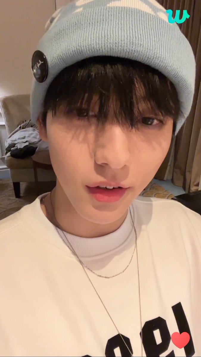 WhatEllsKorea's tweet photo. Quand MOA est beaucoup gaté après concert ♡♡♡
#txt #moa #TOMORROW_X_TOGETHER #TOMORROWXTOGETHER #txtlive https://t.co/8JYFIaWggU