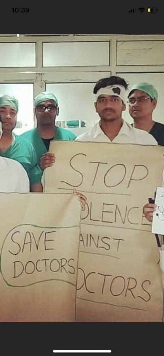 DrDhruvchauhan's tweet photo. This is a 5 year old picture of mine protesting for violence against doctors 

Sadly nothing has changed even today !

#NoToRTH https://t.co/1W9rzm7CXG