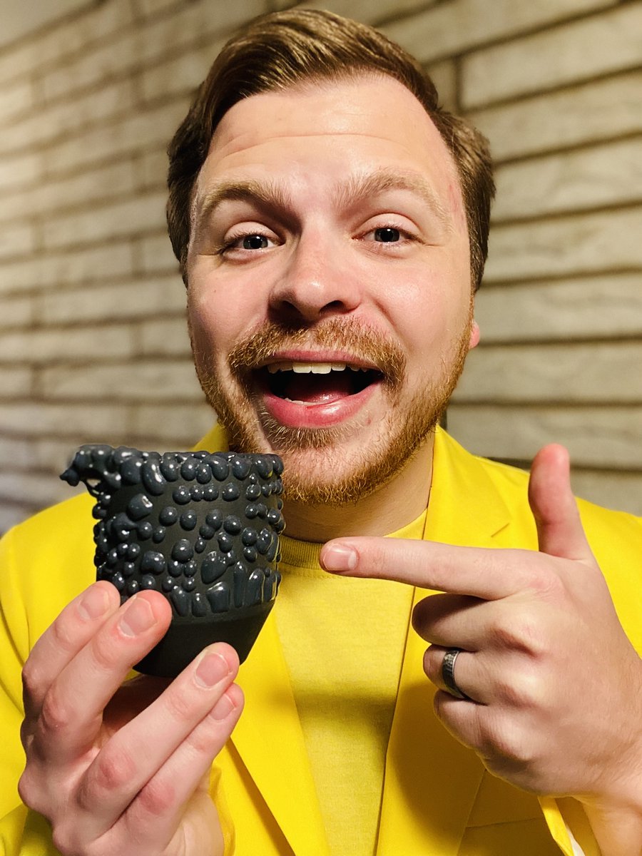 AaronOzee's tweet photo. Thank you, @Sethrogen, for gifting me your exclusive black Gloopy Ashtray on behalf of Houseplant.
Regulus and I have always considered you a remarkable friend. We are sending you our love and delicious blocks of cheese!
#Regulus #RegulusBook #RegulusMovie #Ozee #Celeb #Famous #Celebrity #Fame #Celebrities #Houseplant #Ashtray #SethRogen #Comedian #Actor #Star #Stars #Exclusive #Chicago #OzeeMerch #Book #Books #GreenLiving #AaronOzee