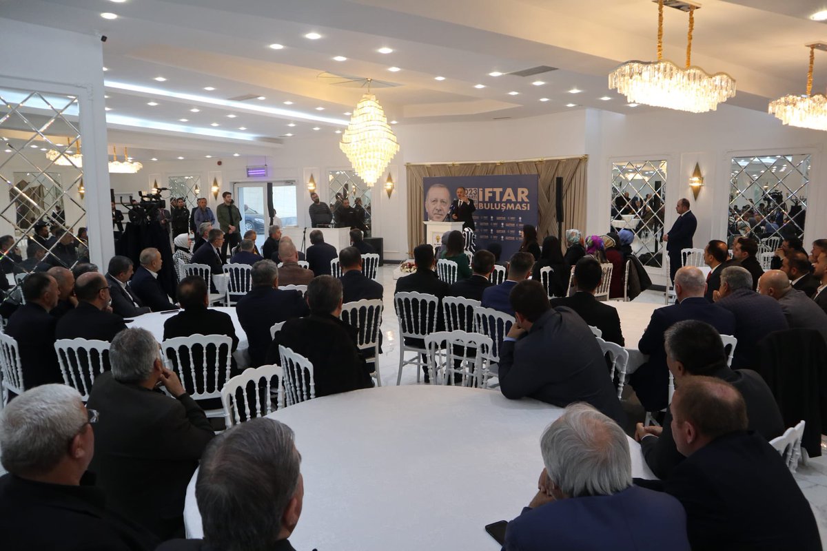sabancopuroglu's tweet photo. Özlemişiz 😊

📍AK Parti Kayseri İl Başkanlığı Teşkilat Buluşması ve İftar Programımız. 

Kayseri’miz Türkiye Yüzyılına hazır. Rabbim birliğimizi beraberliğimizi daim eylesin. https://t.co/Avehisy7MS