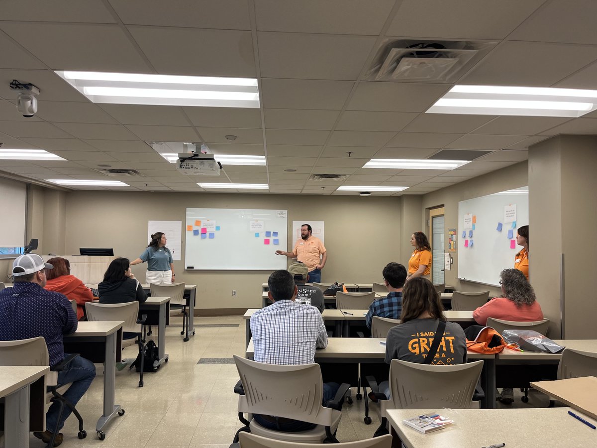 UTKALEC's tweet photo. The future is looking bright! We spent a wonderful morning welcoming and meeting with students newly admitted to Herbert. We’ve got a particularly great group coming to ALEC! Go Vols!

#VolsTeachAg #VolsTalkAg #VolsLeadAg #ALEC https://t.co/20my3j3JC0