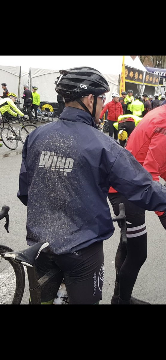 Toptofje's tweet photo. Vandaag was dankzij het weer een pittige editie….. 
Gelukkig dit @sligro jasje liggen van een paar geleden .. https://t.co/aVANMdVM4j