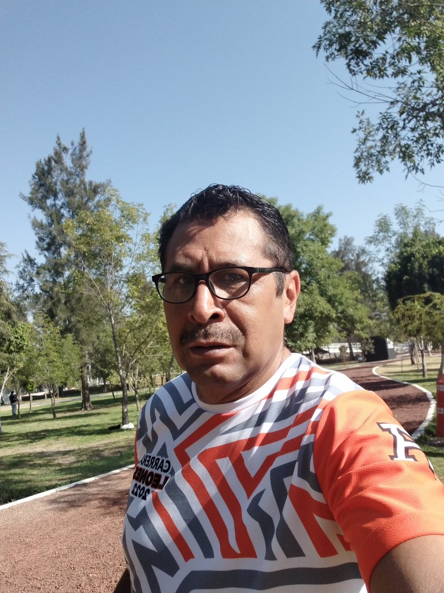 pablotorreskno's tweet photo. Asi empezamos abril con con un buen entrenamiento de 15 km 
Seguimos #SumandoKms #YoElegíCorrer #LoveRunSmile https://t.co/evRDiFAJca