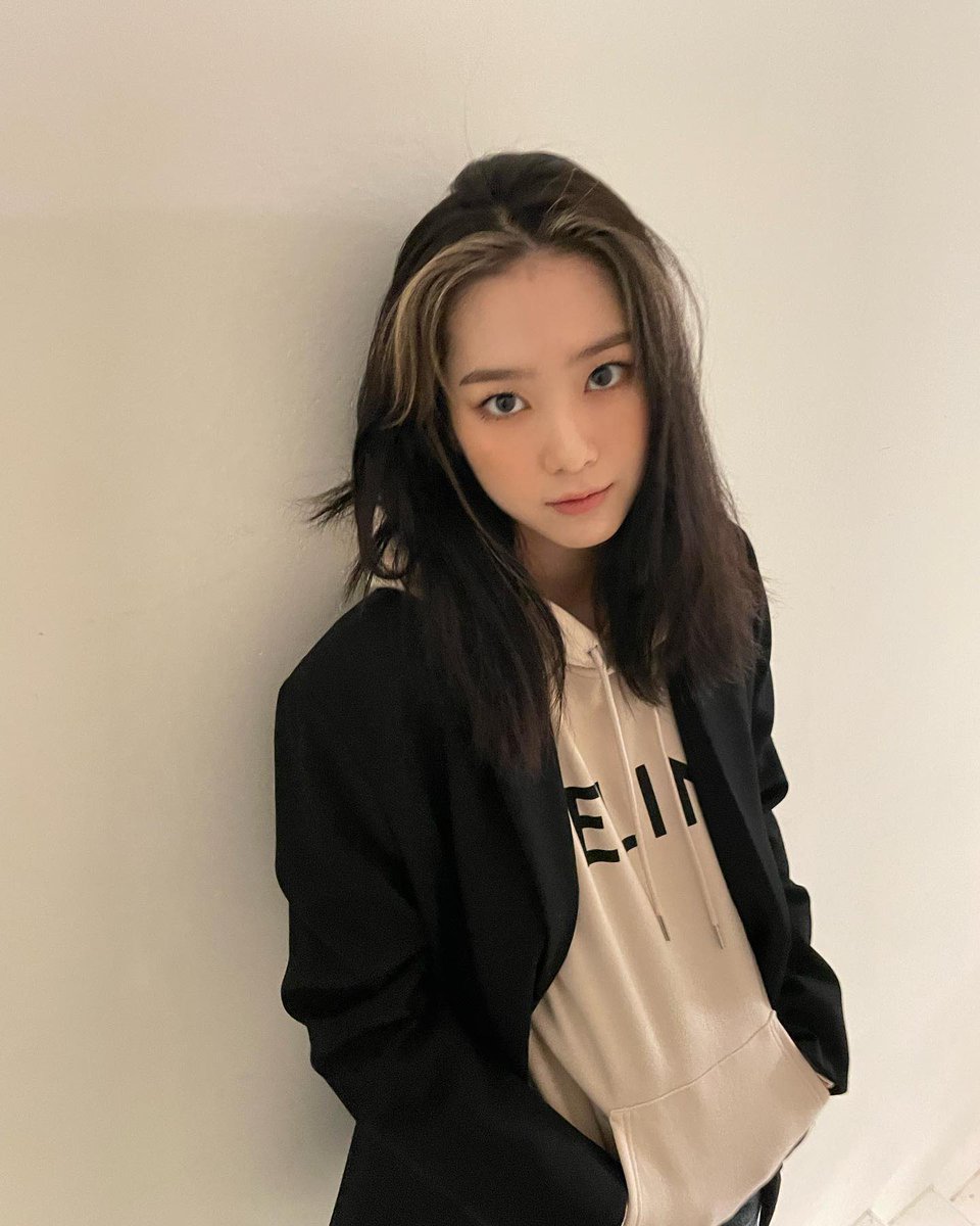 jiholoops's tweet photo. missing jiho blonde streaks https://t.co/Mh0xuTHSgm