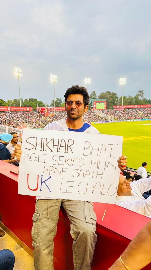 WhoSunilGrover's tweet photo. UK mein apne sapno ki innings open karne ke liye aaj yeh bhi try kar liya! 🙏 

 #UnitedKacche on #ZEE5, streaming now https://t.co/DwEZP66GQQ