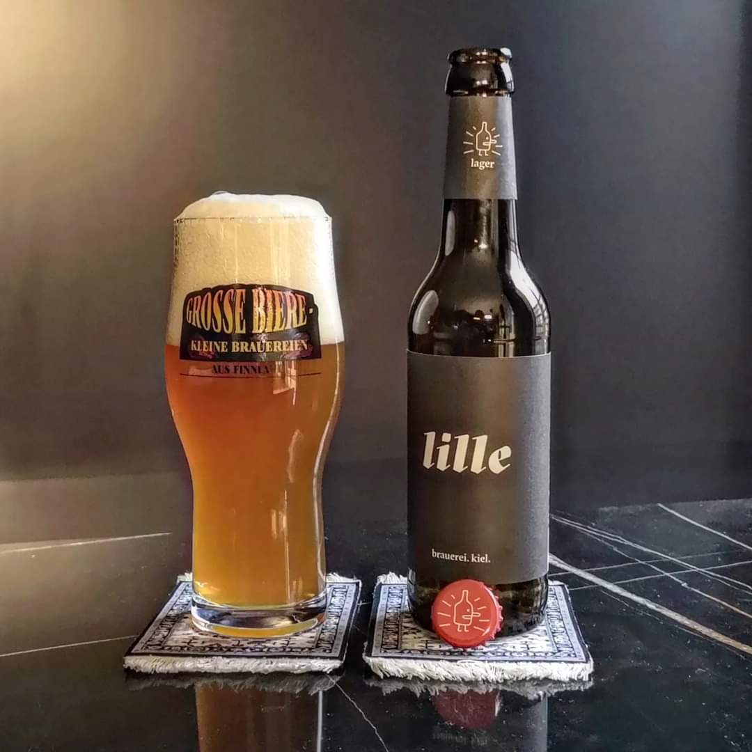 brunnenbraeu's tweet photo. lillebräu - lager (***) 5,7%
#beeronthecarpet
#lille #lillebräu #lillebrauerei #lager #lagerbier https://t.co/Wr1nFp6iA3