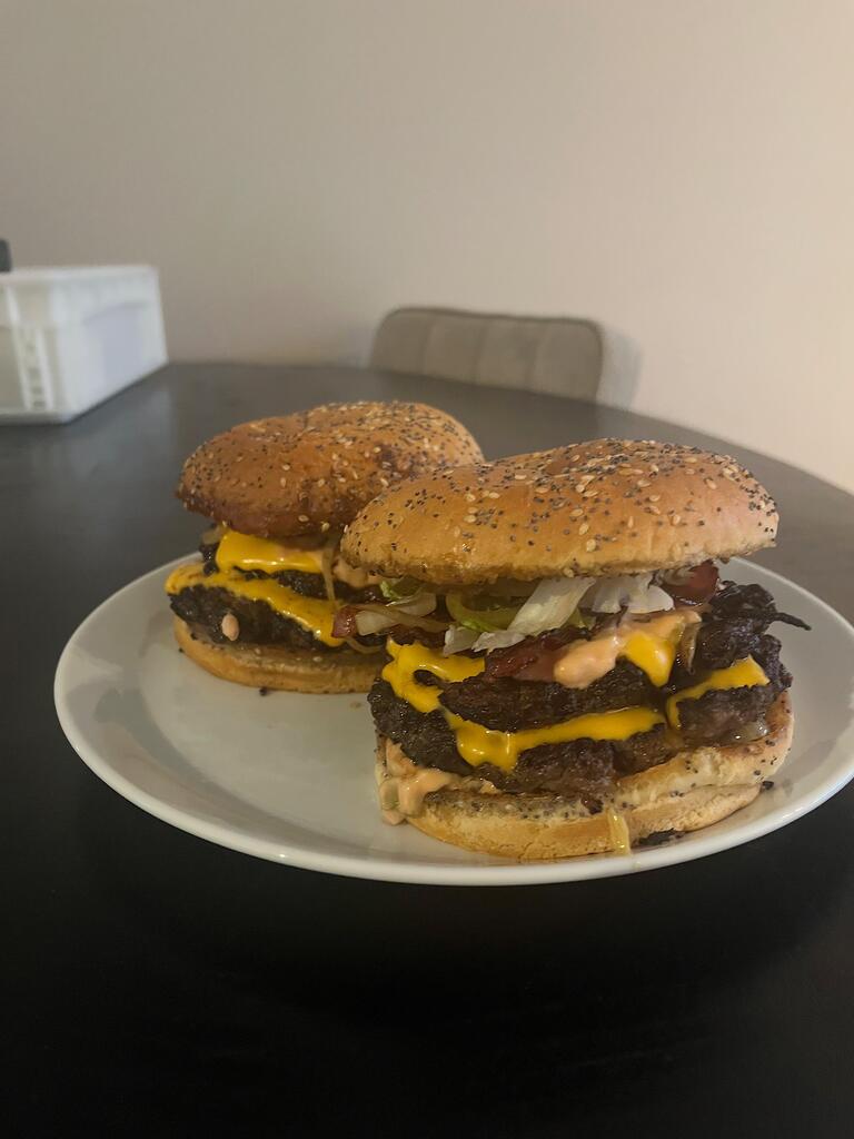 Home Cooking VS Fast Food on Twitter "[homemade] Cheeseburgers http