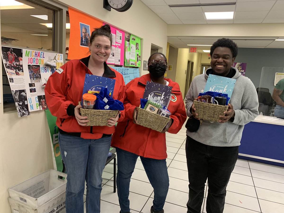 KetchamES's tweet photo. We appreciate our City Year Corp members at Ketcham! #KetchamEaglesS.O.A.R. @CityYearWDC https://t.co/z12gM9GRS5