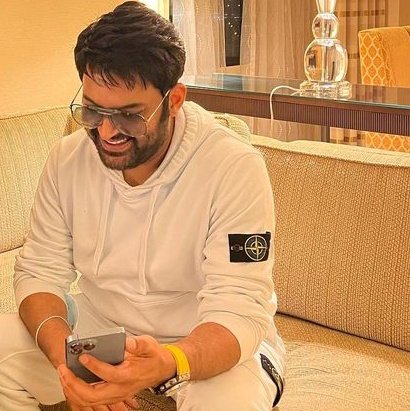Kapilian_sonia's tweet photo. Keep Smiling as Ur smile is very precious to us 💕😍 
 @KapilSharmaK9 

HBD COMIC ICON KAPIL https://t.co/2wsrCUVf86