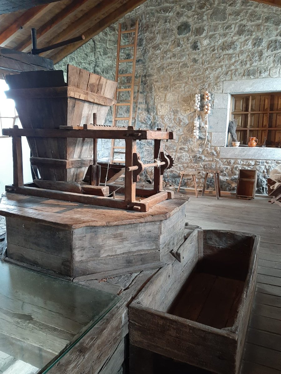 zetahv's tweet photo. RUTA DEL PATRIMONIO INDUSTRIAL  Visitamos la Fundición de campañas de #Meruelo, el Molino de mareas de Santa Olaja en #Arnuero y el Cargadero de Dícido en Castro Urdiales, cuya restauración comienza ya, con el 1,5% Cultural del @mitmagob, la DG Patrimonio Cultural y el Ayto. https://t.co/YPTprlRvtx