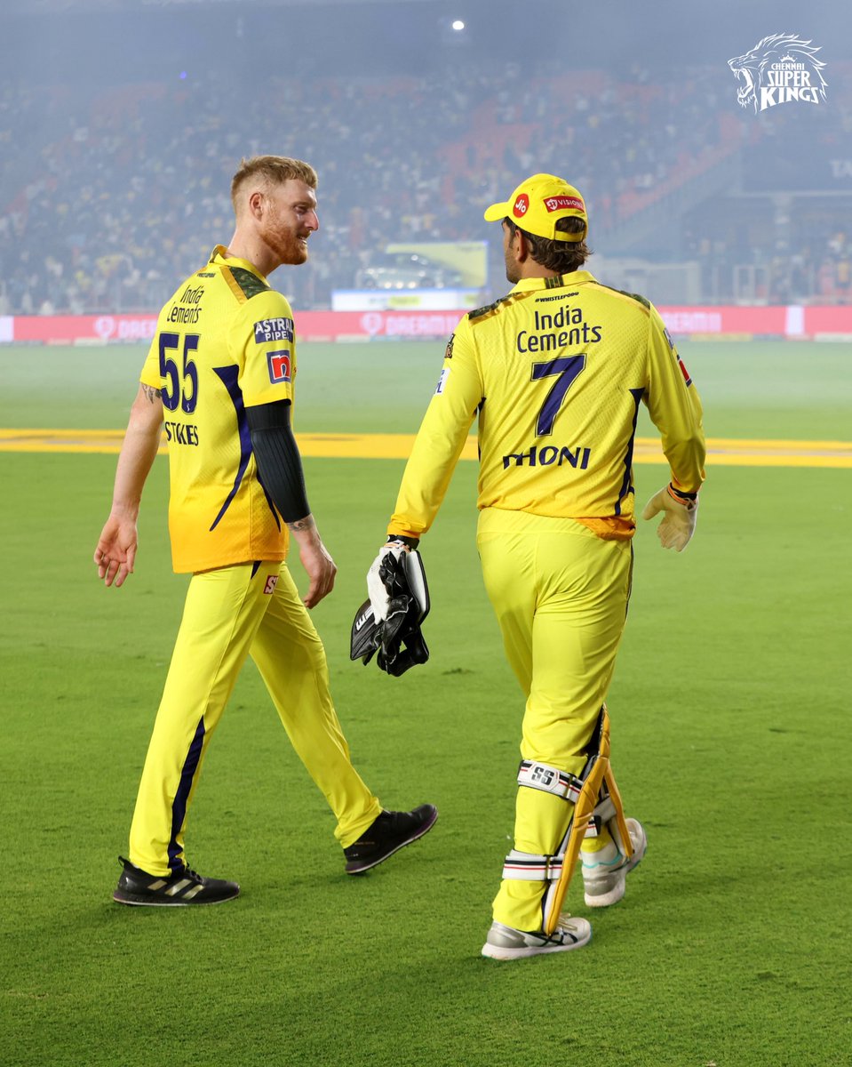 ChennaiIPL's tweet photo. Two gather in one frame! 📸

#WhistlePodu #Yellove 🦁💛 https://t.co/R0ATwqhN4C